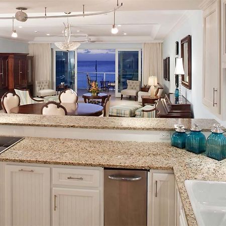 Caribbean Club Boutique Hotel, Grand Cayman Dog City Buitenkant foto