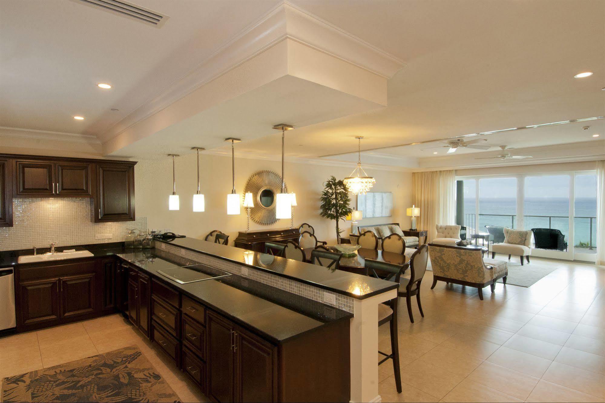 Caribbean Club Boutique Hotel, Grand Cayman Dog City Buitenkant foto