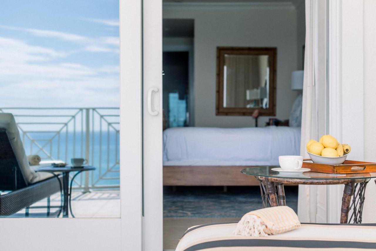 Caribbean Club Boutique Hotel, Grand Cayman Dog City Buitenkant foto