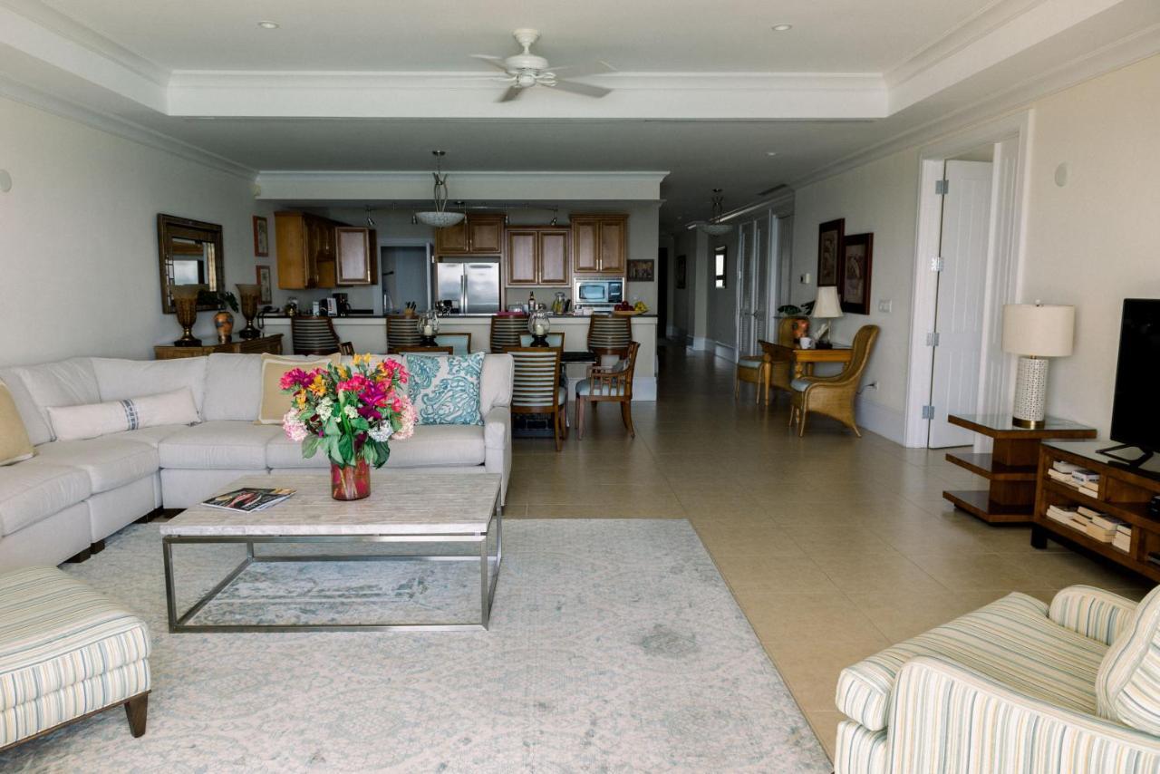 Caribbean Club Boutique Hotel, Grand Cayman Dog City Buitenkant foto