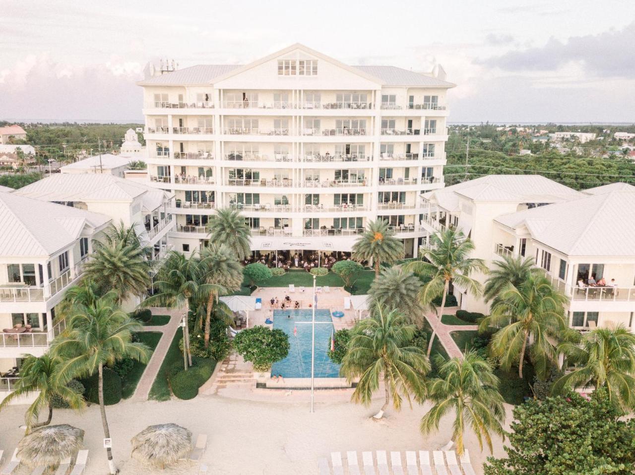 Caribbean Club Boutique Hotel, Grand Cayman Dog City Buitenkant foto