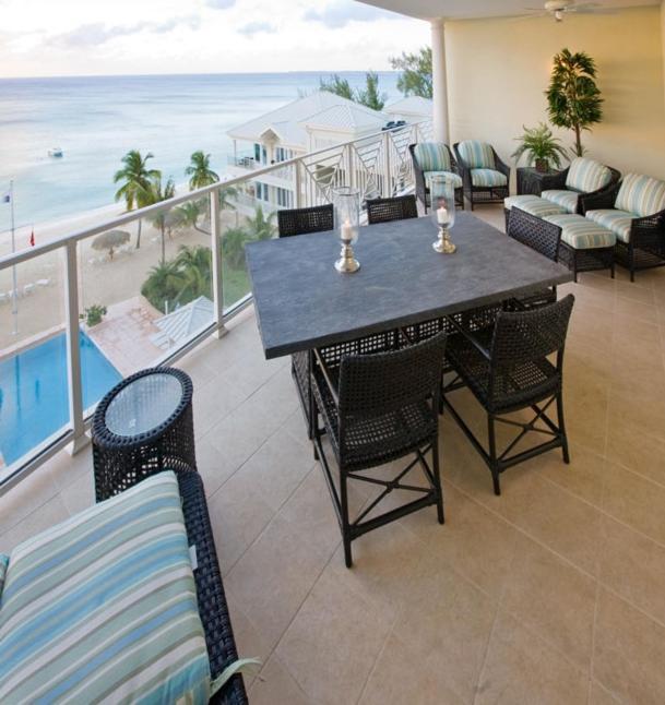 Caribbean Club Boutique Hotel, Grand Cayman Dog City Buitenkant foto
